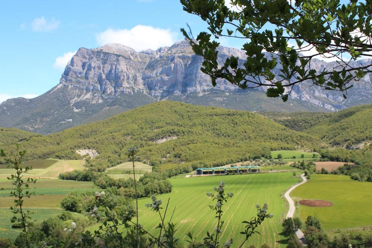 Vistas A La Montana En Un Pueblo Con Encanto. El Pueyo de Araguás Esterno foto